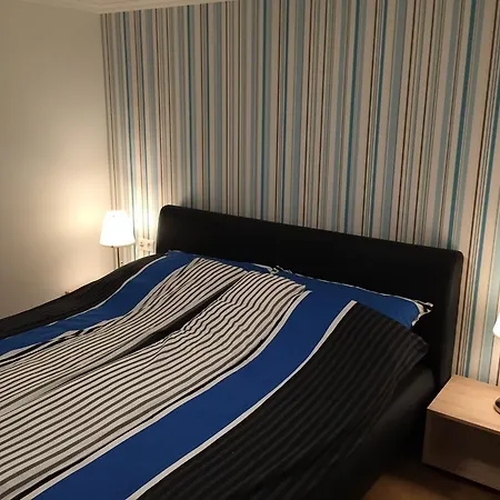 Alkotmany Apartment *