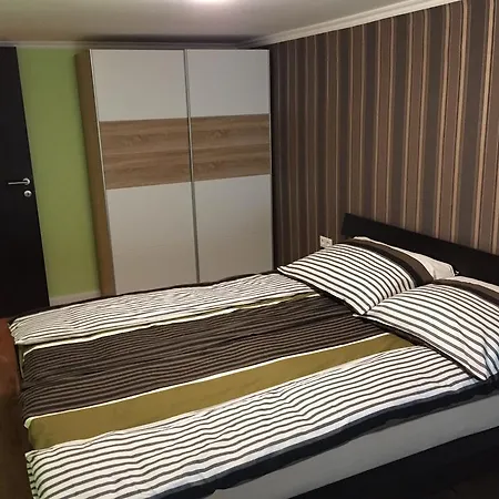 Apartment Alkotmany