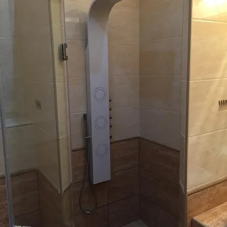 Apartment Alkotmany